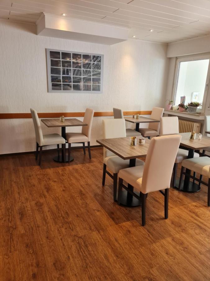 Airport Hotel Karsten Kolonia Zewnętrze zdjęcie
